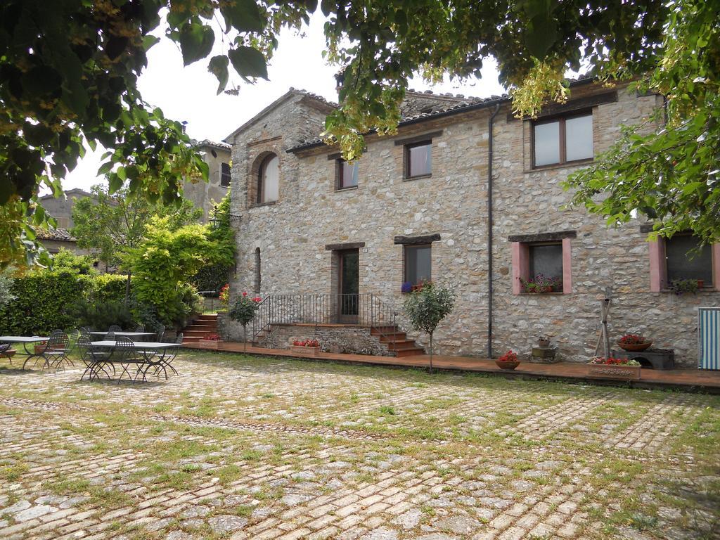 Vila Il Giardino Degli Ulivi Castelraimondo Exteriér fotografie